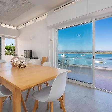 Holiday home Sundance House