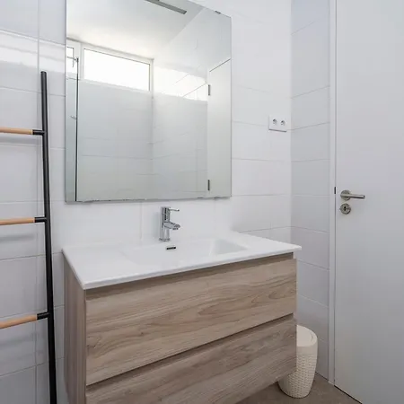 Sundance House * Faro