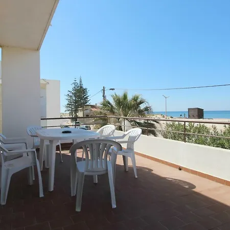 Holiday home Sundance House